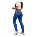 Jeans Color Azul con Cinturón Rojo