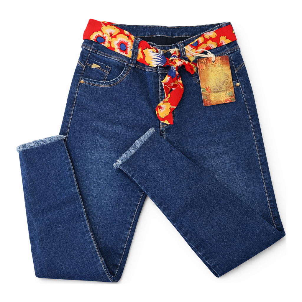 Jeans Color Azul con Cinturón Rojo