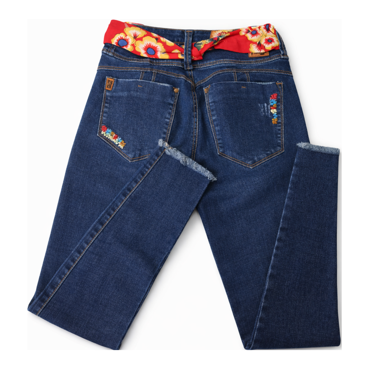 Jeans Color Azul con Cinturón Rojo